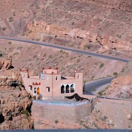 بيت شباب Kasbah Lucas Akhendachou n'Ait Ouffi المظهر الخارجي الصورة