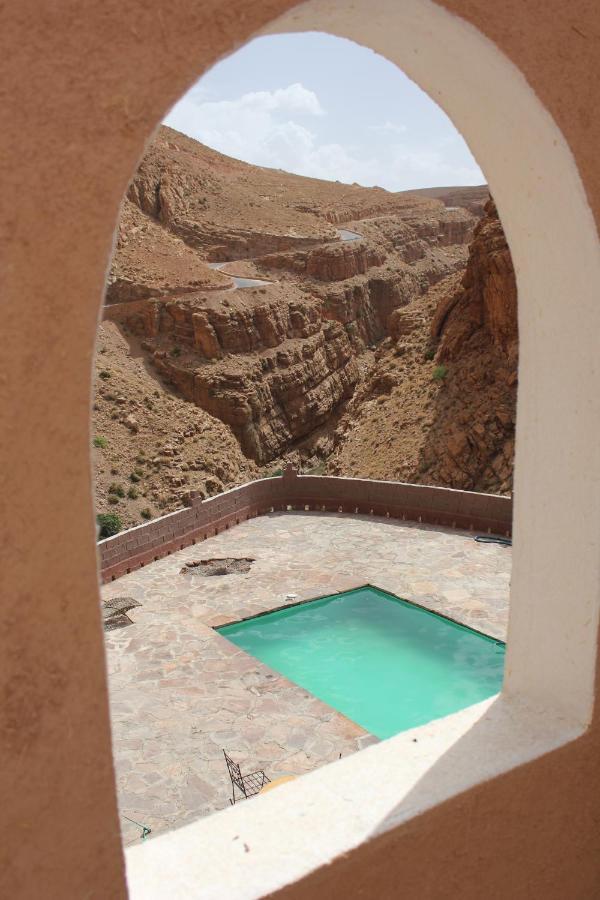 بيت شباب Kasbah Lucas Akhendachou n'Ait Ouffi المظهر الخارجي الصورة